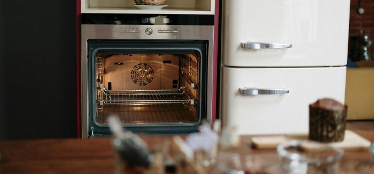 How to Use a Gas Oven for the First Time